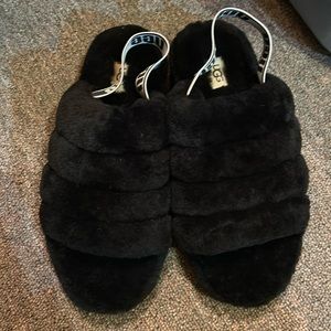 UGG SLIPPERS